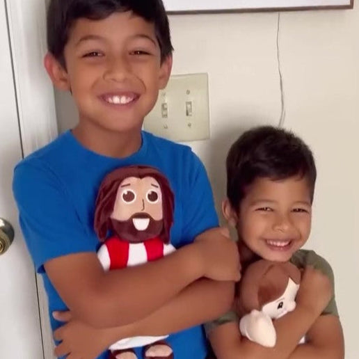 Muñeco de peluche Jesús que habla y hace sonreír a los niños.